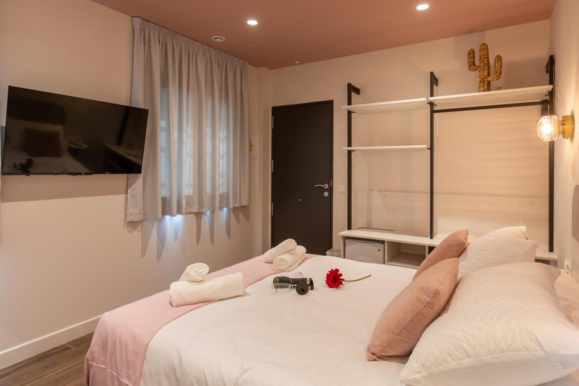 Boutique Rooms Playa Burriana Nerja Exterior foto