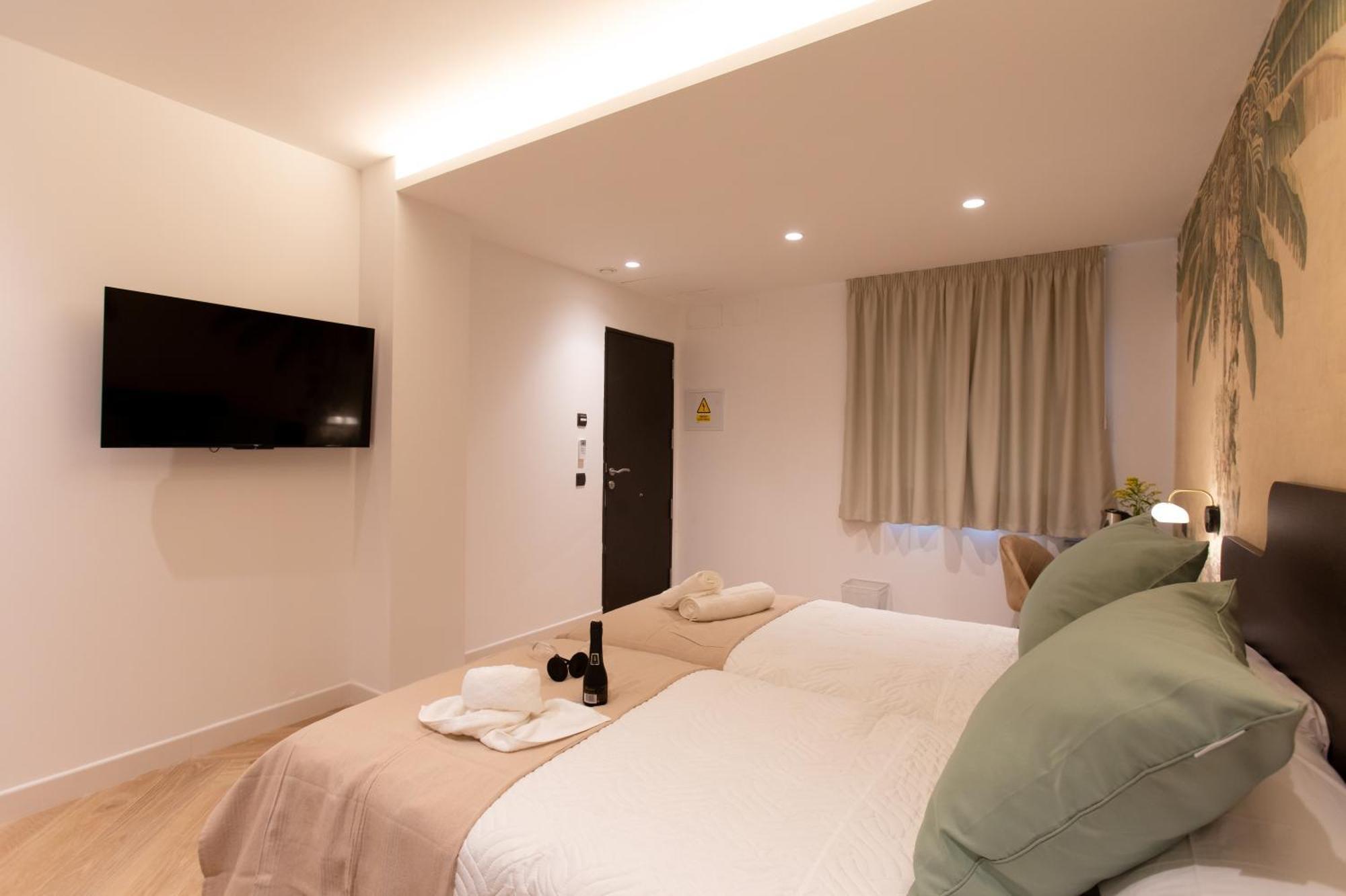 Boutique Rooms Playa Burriana Nerja Exterior foto