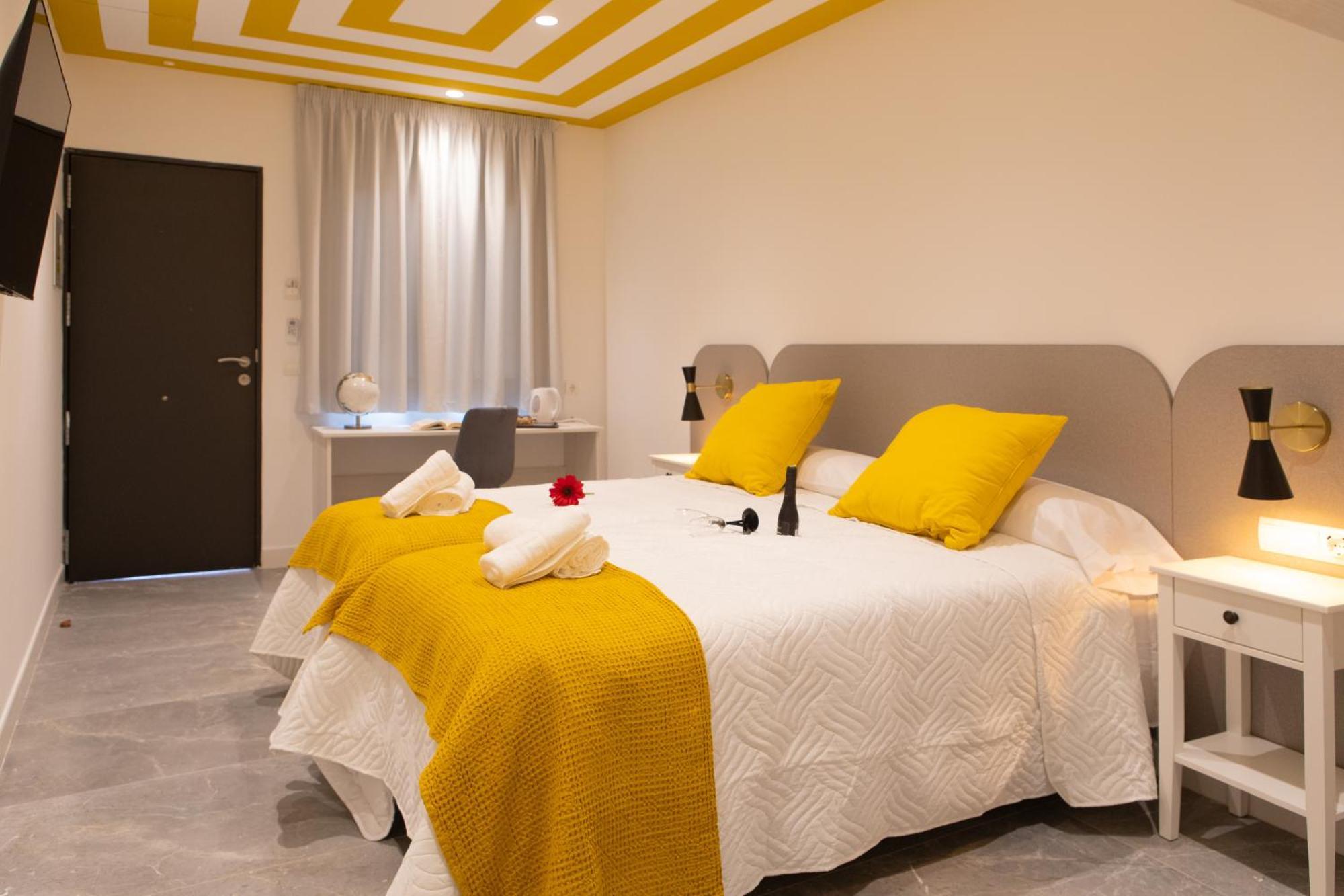 Boutique Rooms Playa Burriana Nerja Exterior foto