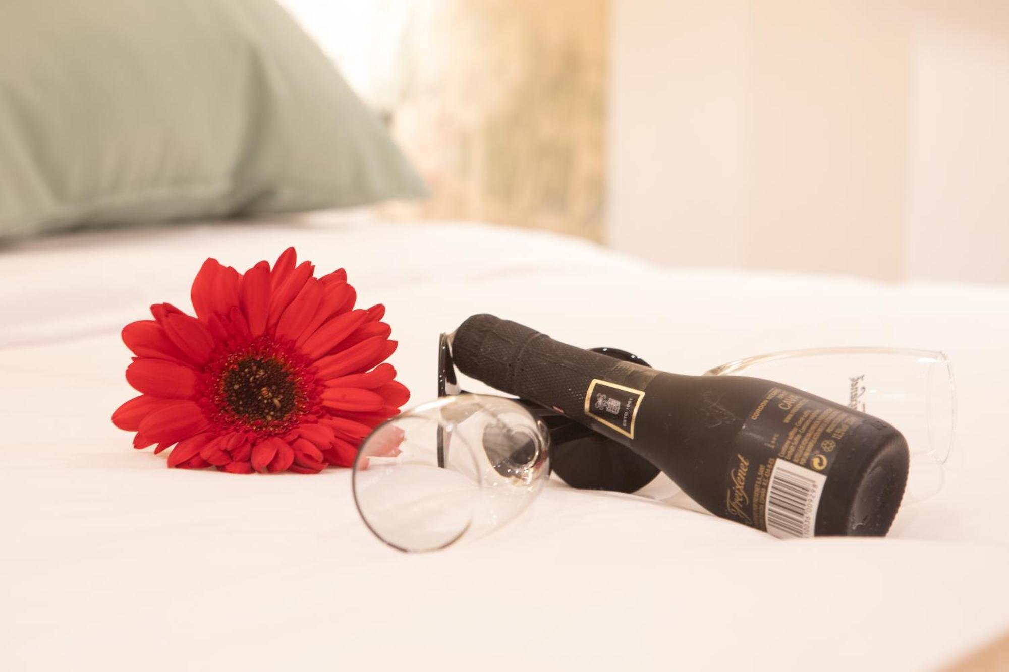 Boutique Rooms Playa Burriana Nerja Exterior foto