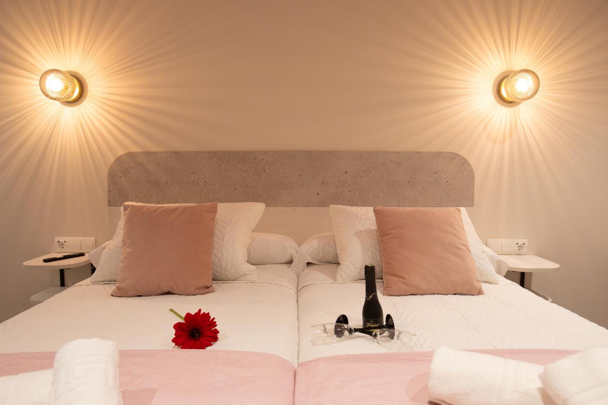 Boutique Rooms Playa Burriana Nerja Exterior foto